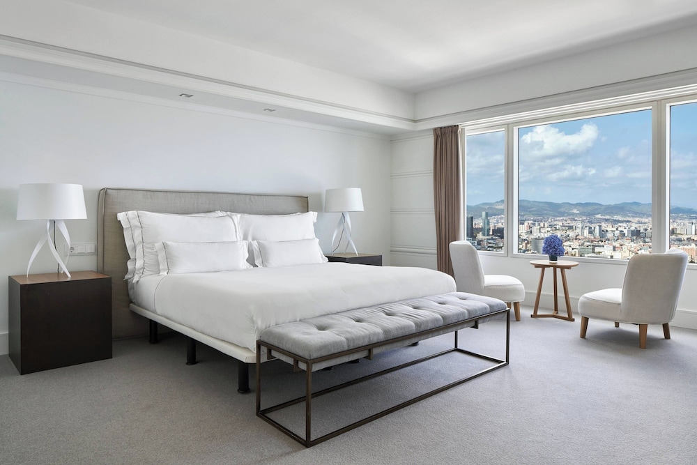 Club Suite, 1 Bedroom (Mediterranean,Club Level,Larger)