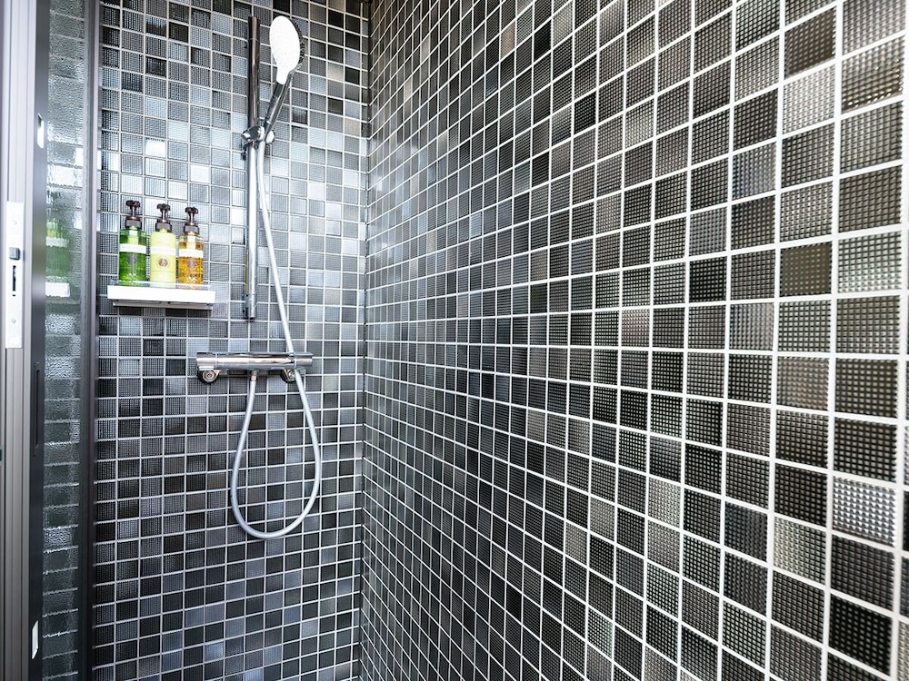 [Modern Japanese Suite] 50m²  + 10m²  Private Terrace, Shigaraki-yaki Open-air Bath - Photo 4