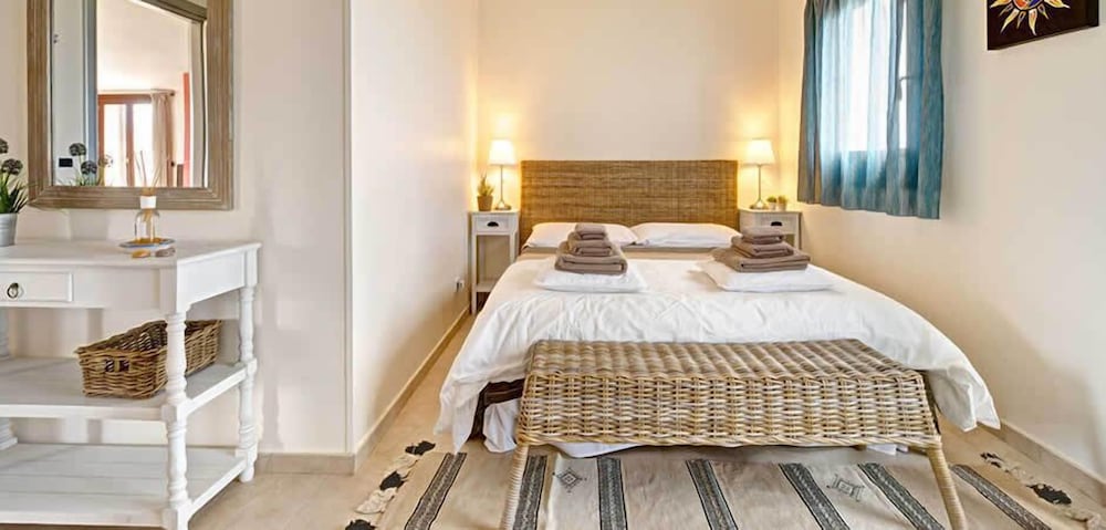 Superior Room, 1 Queen Bed, City View photo 3