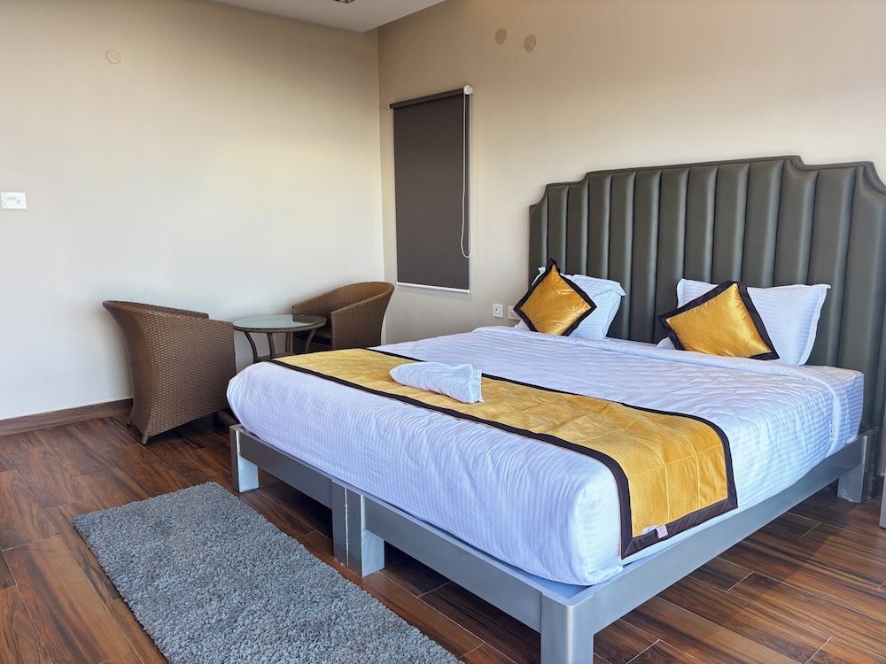 Deluxe Double Room, Garden View