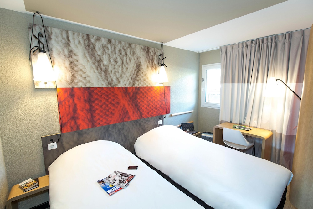 Standard Room, 2 Twin Beds - Photo 2