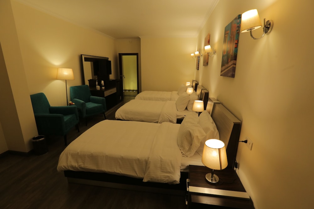 Deluxe Triple Room, Balcony (Pyramid view) - Photo 2