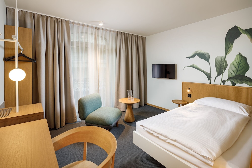 Single Room, 1 Twin Bed, City View