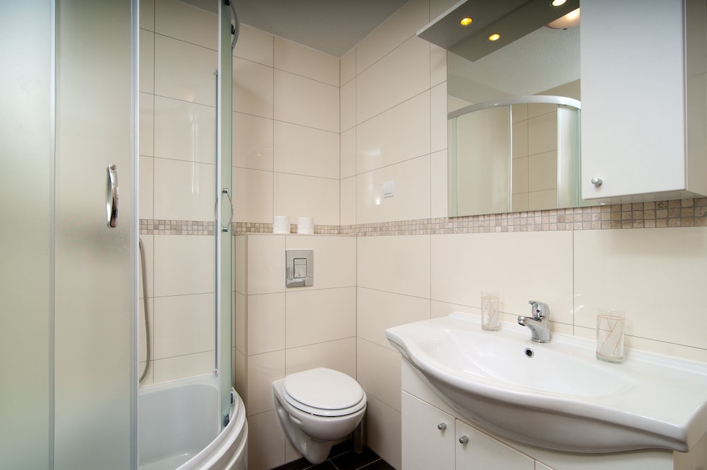 Deluxe Double Room, Sea View (NO BALCONY) photo 2