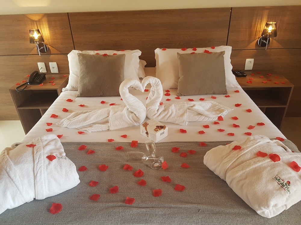 Luxury Suite, Jetted Tub photo 3