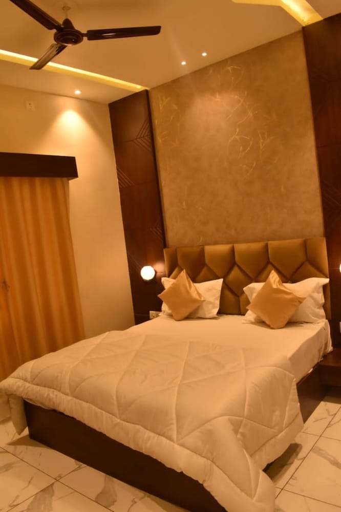 Deluxe Double Room photo 3