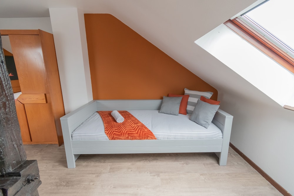 Warm Familiar Apartment - Photo 18