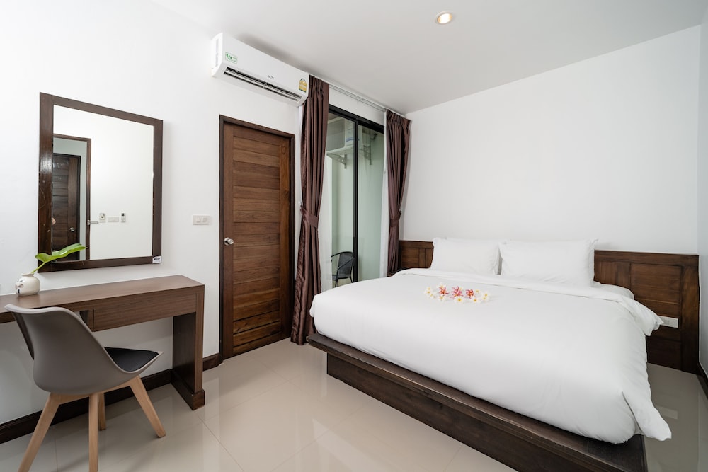 Deluxe Room with Mountain View photo 2