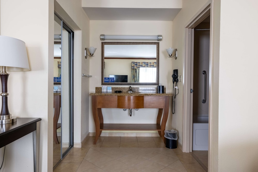Studio Suite, 2 Queen Beds, Non Smoking - Photo 6