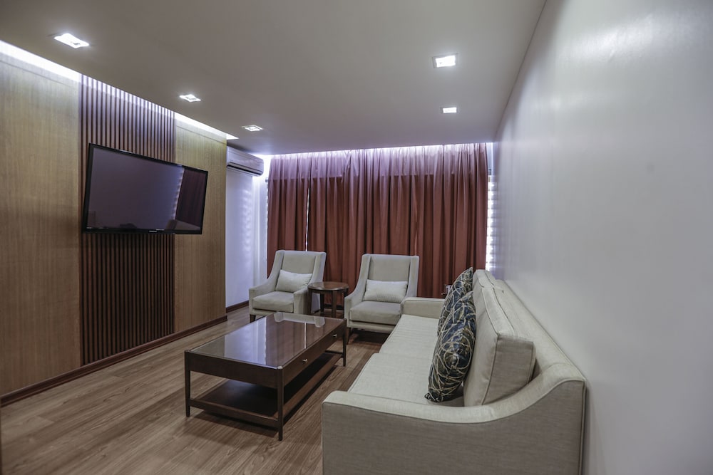 Suite, 1 Bedroom photo 3