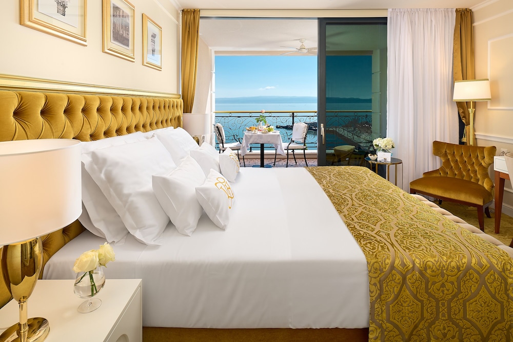 Premium Double or Twin Room, 1 Double Bed, Balcony, Sea front - Photo 2