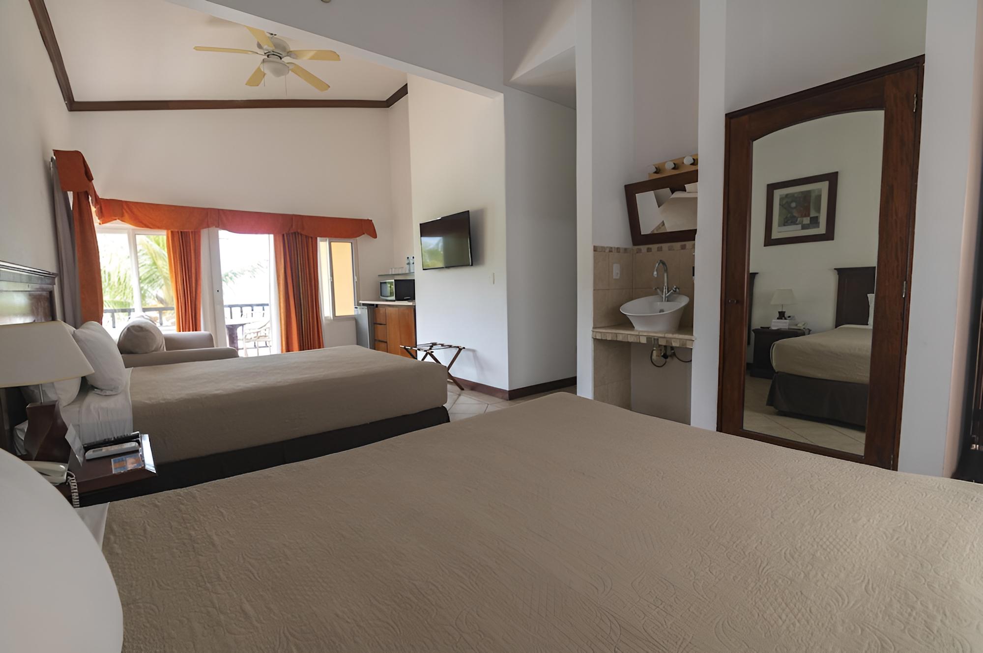 Junior Room, 1 Bedroom, Poolside photo 3