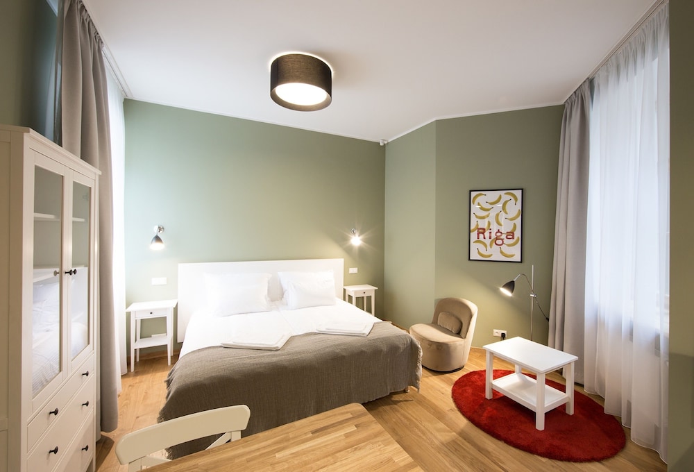 Studio Apartment photo 1
