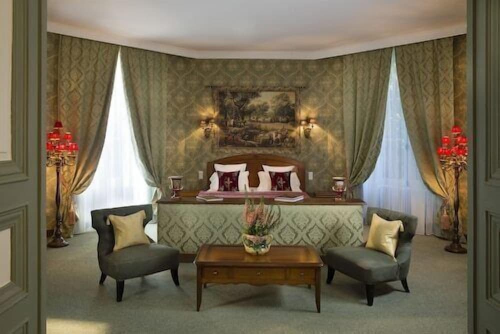 Superior Triple Room, Ensuite, Park View photo 3
