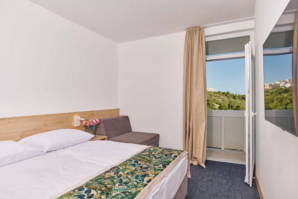 Double/Twin Room with Balcony photo 1