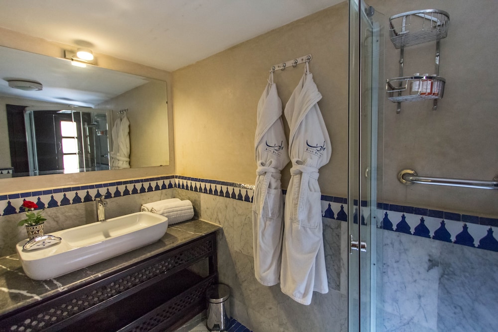 Standard Double Room, Private Bathroom photo 2