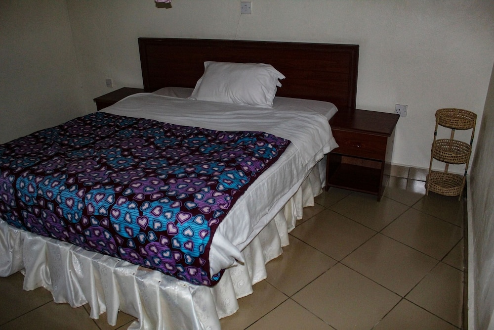 Executive Bungalow, Lake View photo 1