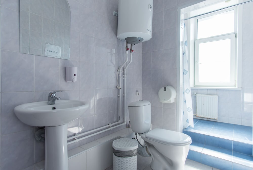 Economy Twin Room, Shared Bathroom photo 2