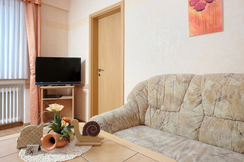 Comfort Room With Bathroom photo 3