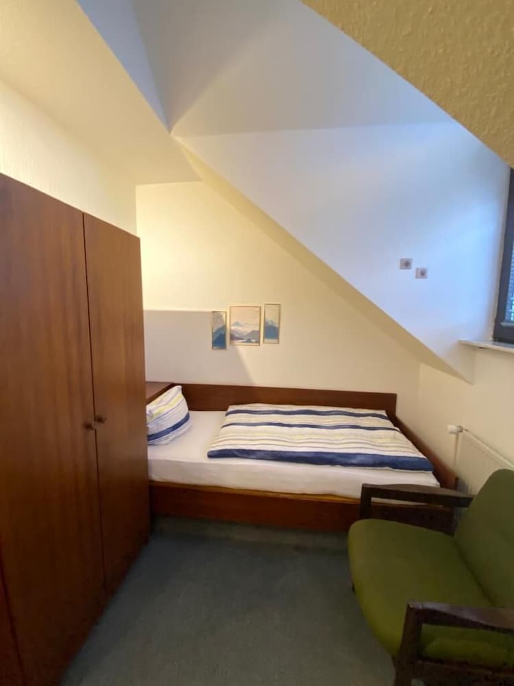 Single Room photo 3