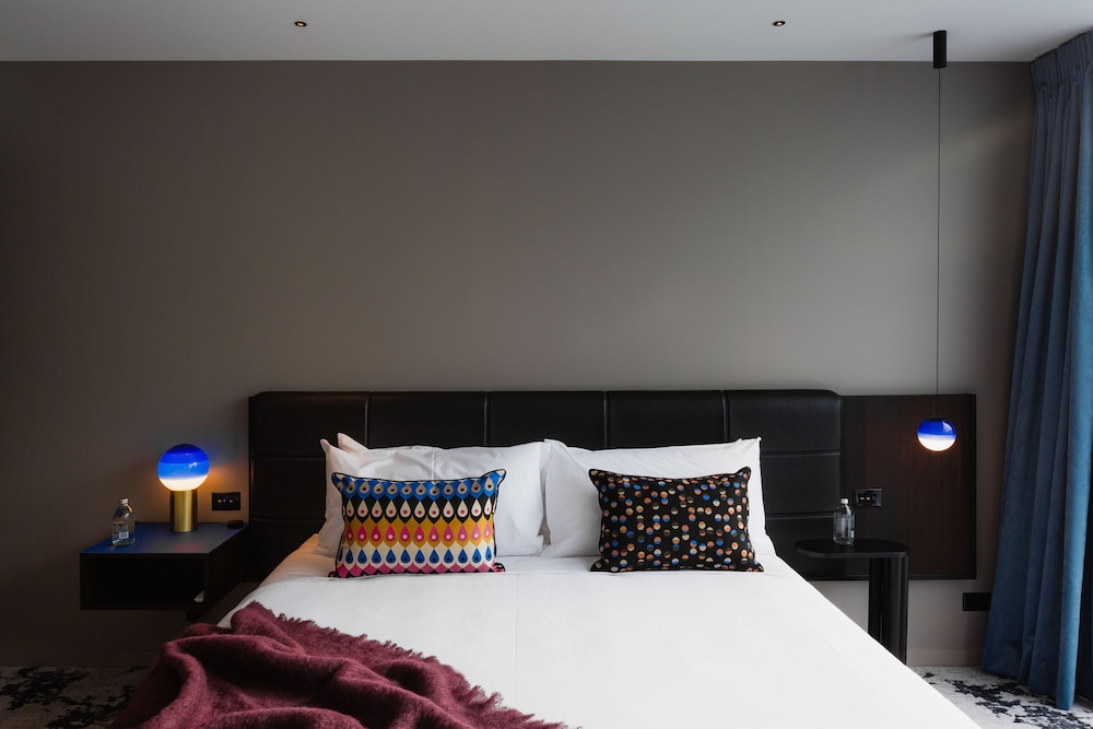 The Suite - Photo 7
