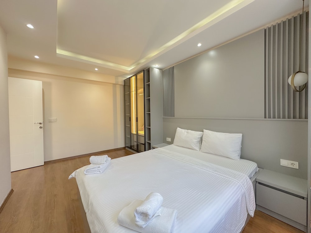 Deluxe Duplex, 2 Bedrooms, Kitchen photo 3