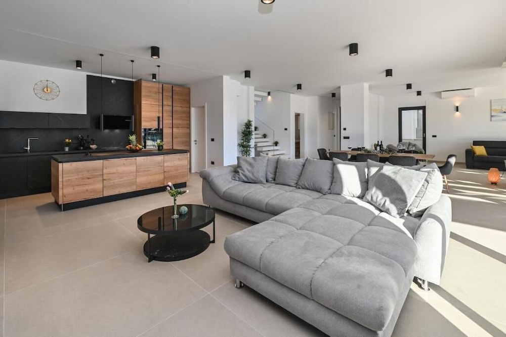 Luxury Villa, 4 Bedrooms, Private Pool