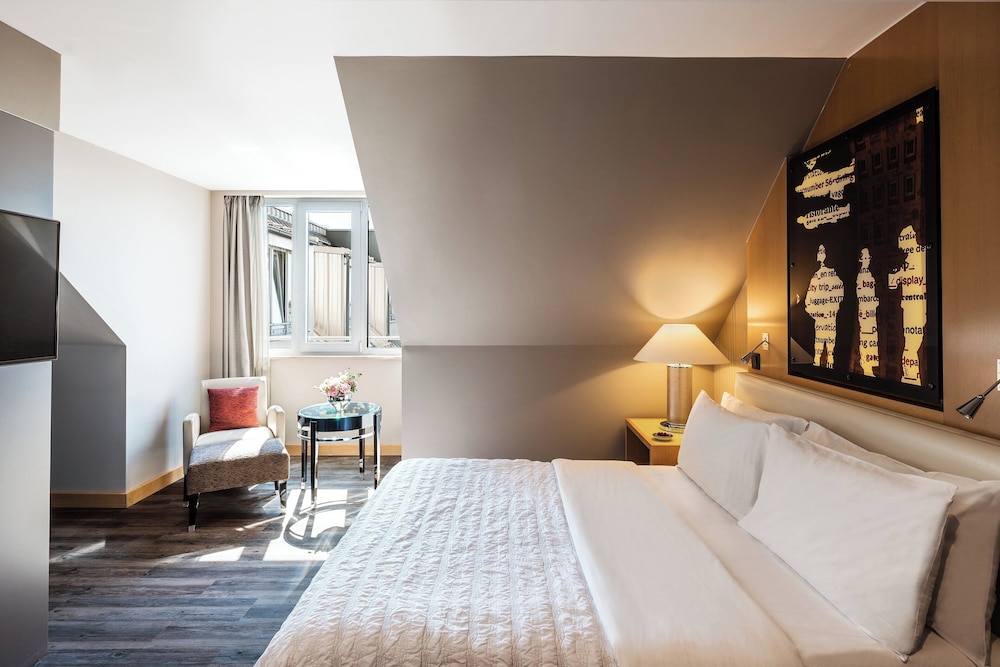 Superior Room, 1 Queen Bed photo 1