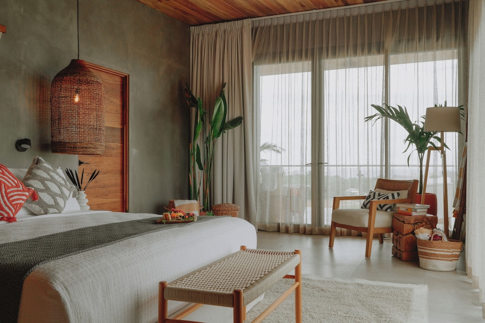Luxury Single Room, 1 King Bed