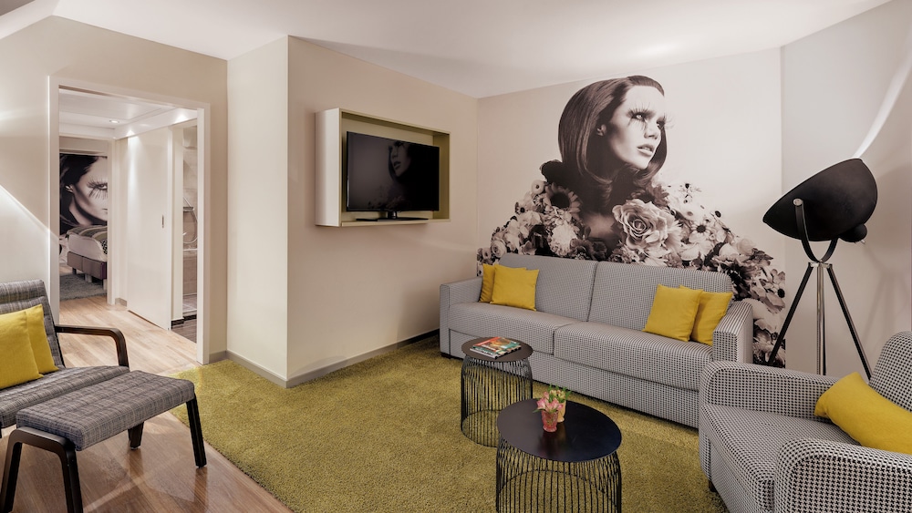 Suite, 1 Bedroom, City View - Photo 4
