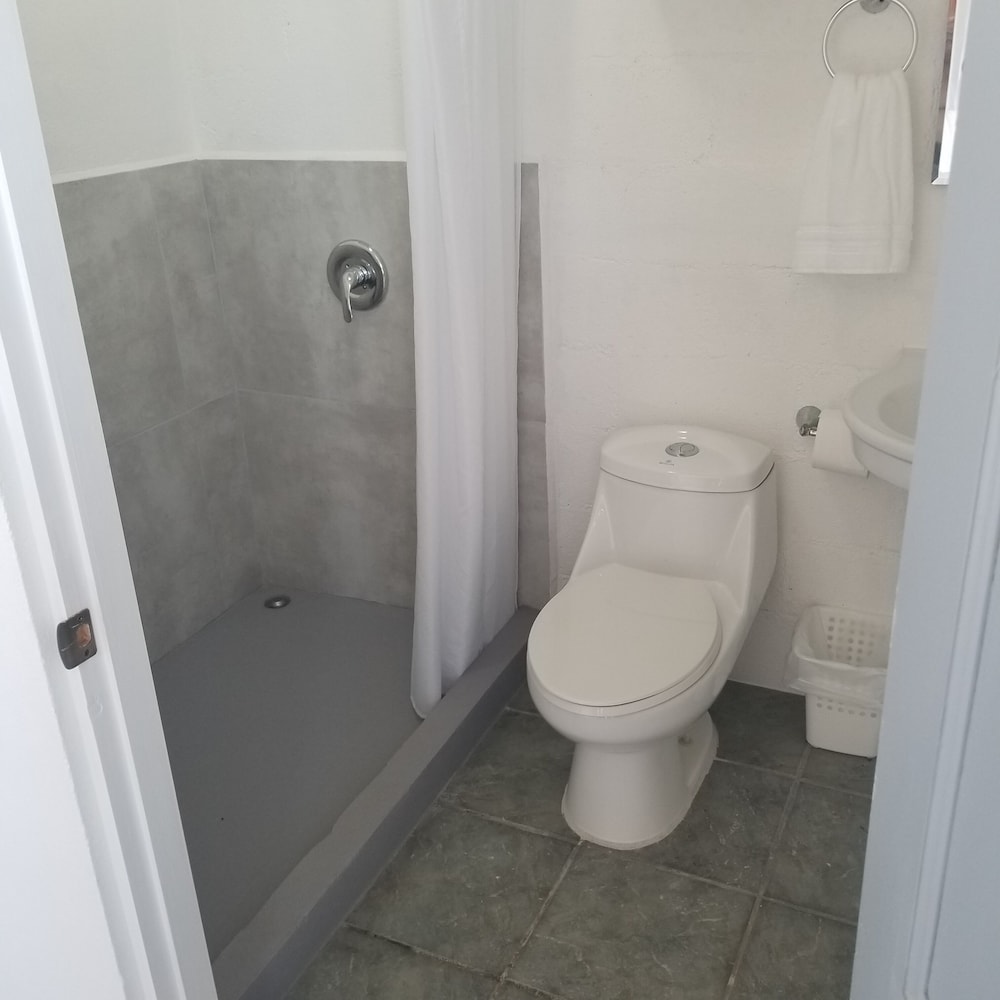 Room 8 photo 3