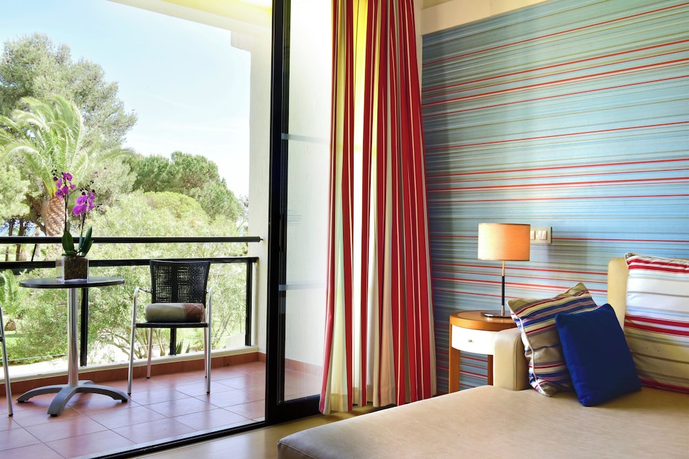 Deluxe Room, Partial Sea View - Photo 8
