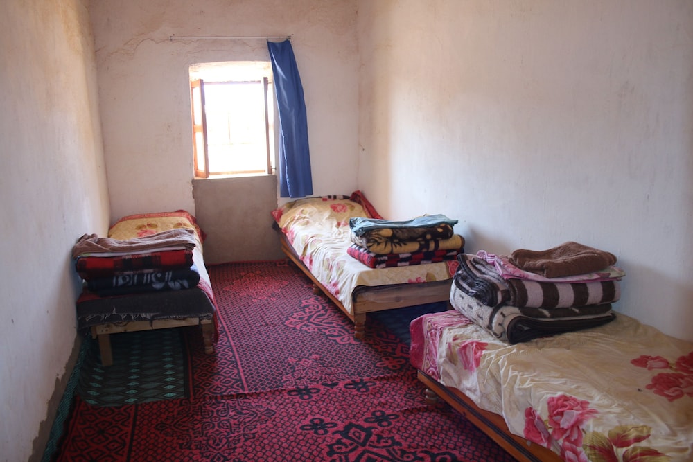 Basic Triple Room photo 2