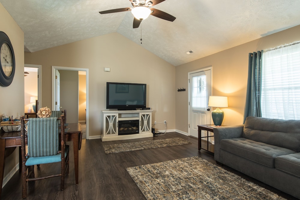 Luxury Duplex, 2 Bedrooms, Balcony, Mountain View photo 3