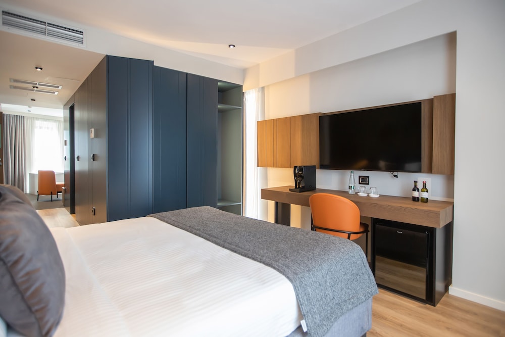 Suite, Bathtub
