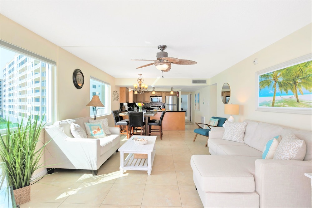 Penthouse, 3 Bedrooms, Hot Tub, Oceanfront photo 2