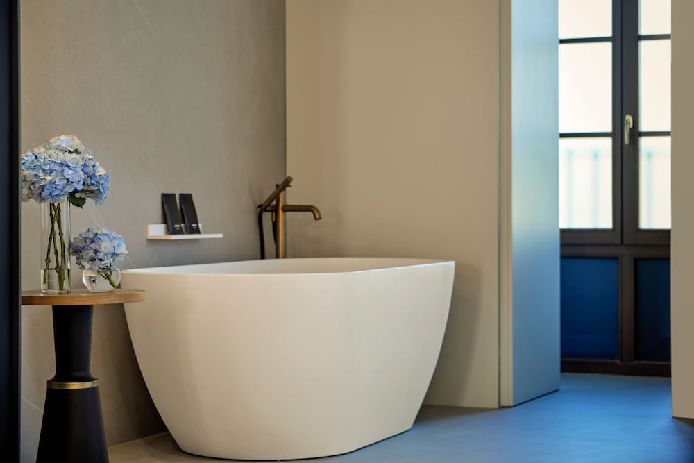 Suite, 1 Bedroom, Bay View thumbnail 5