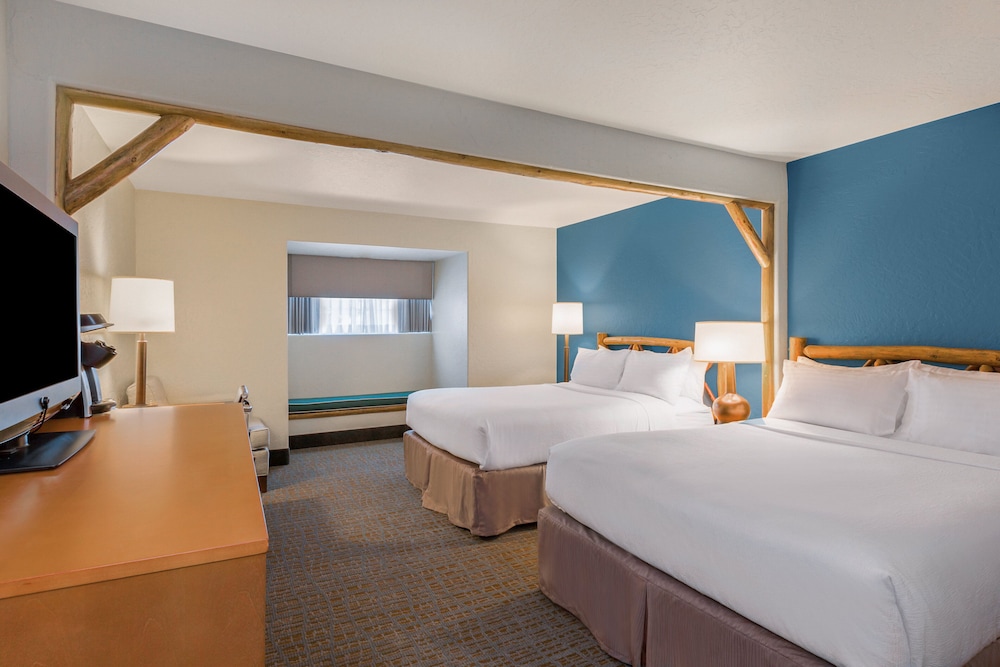 Standard Room, 2 Queen Beds, Accessible (Communications, Backside View) photo 2