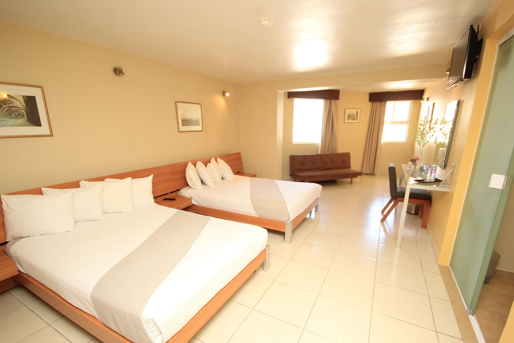 Room, 2 Double Beds, City View photo 2