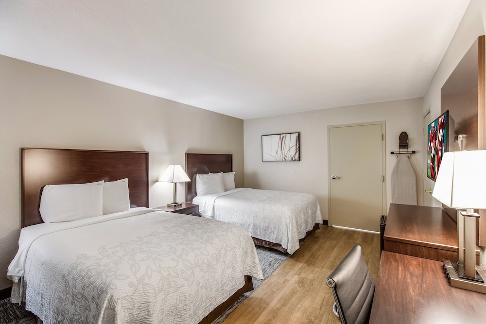 Deluxe Room, 2 Double Beds, Accessible (Roll-In Shower, Smoke Free) photo 3