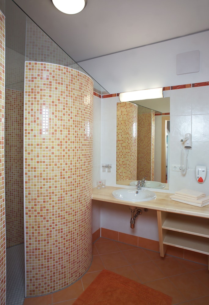 Business Double Room, Garden View photo 3