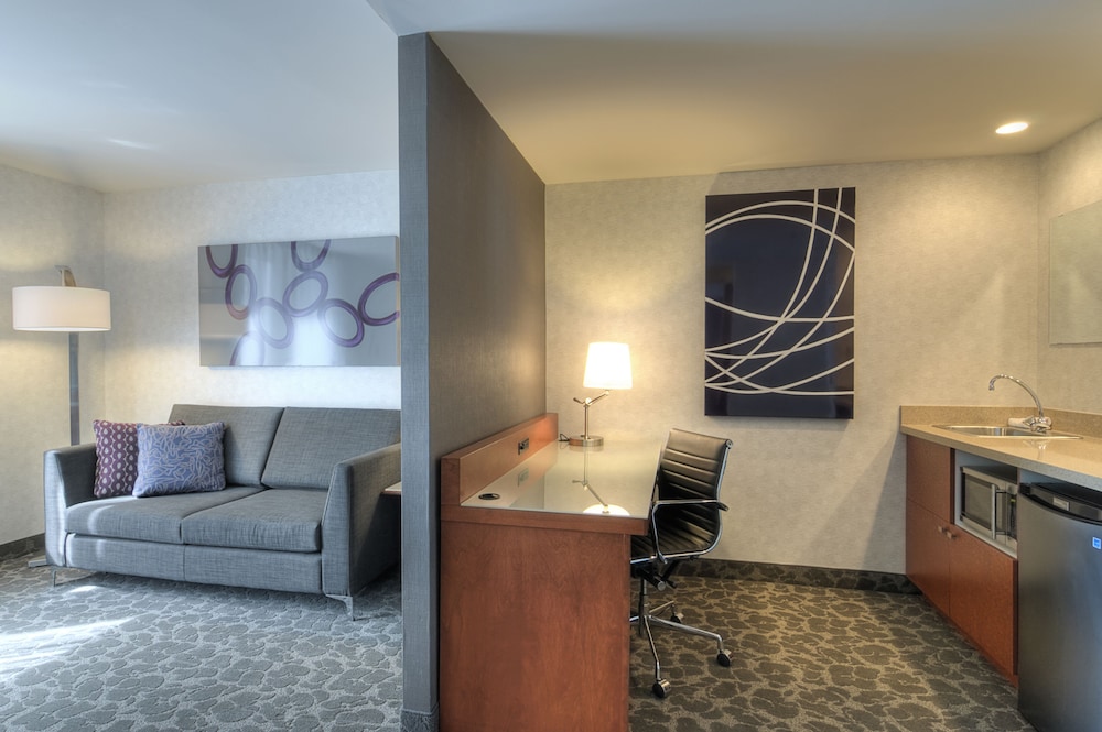 Superior Suite, 1 King Bed With Sofa Bed, Non Smoking, Terrace thumbnail 6