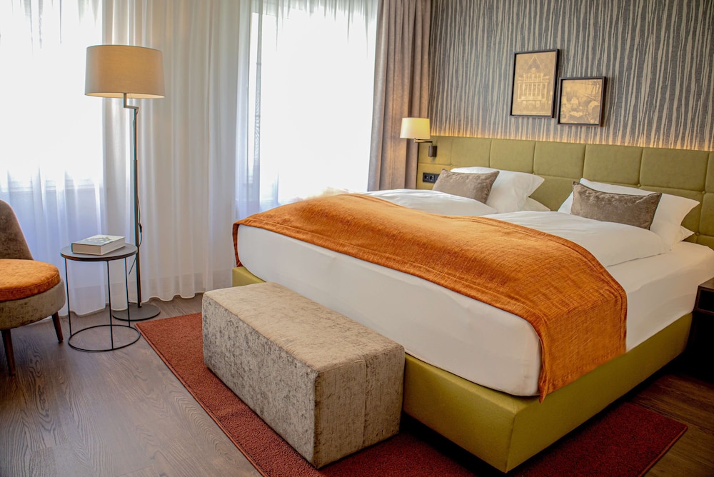 Standard Apartment, 1 Queen Bed, Kitchenette (Living Room) photo 1