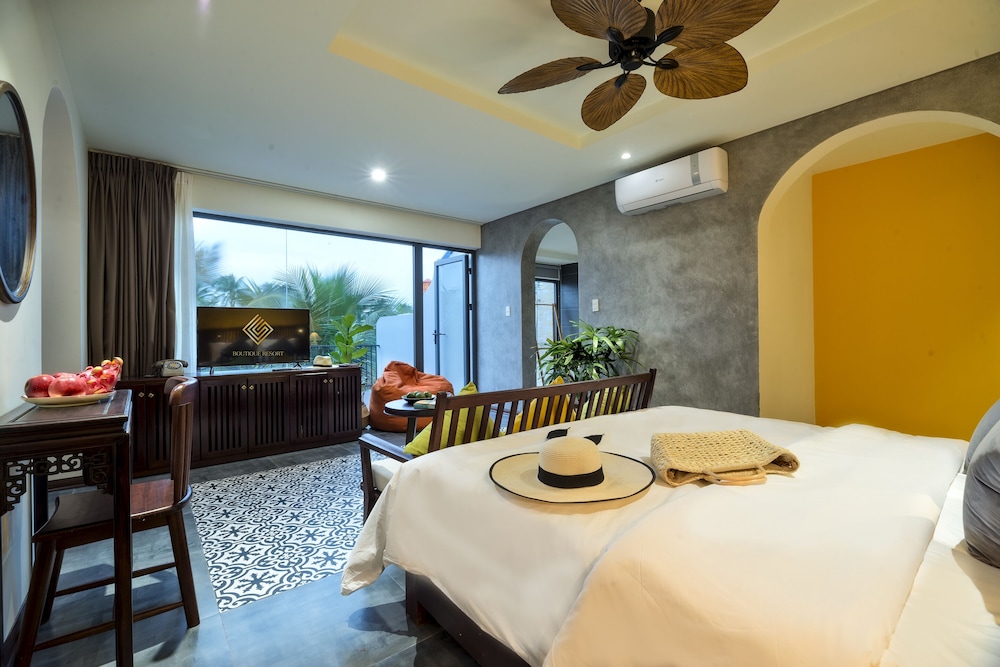 Grand Apartment, 1 King Bed, Kitchenette (with outside bathtub), photo 6