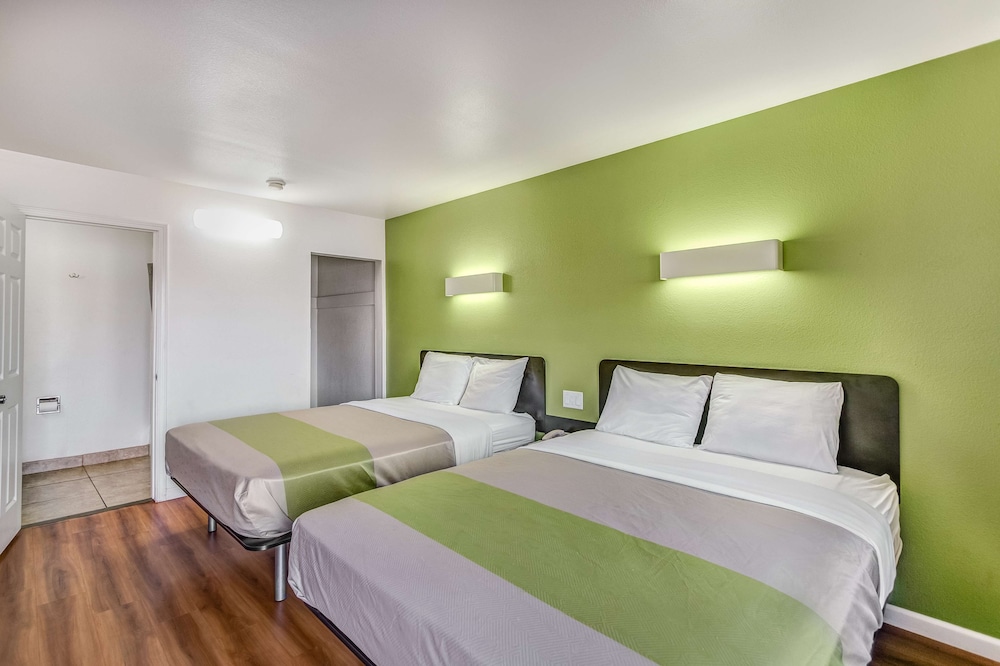 Deluxe Room, 2 Double Beds, Non Smoking, Refrigerator & Microwave - Photo 2
