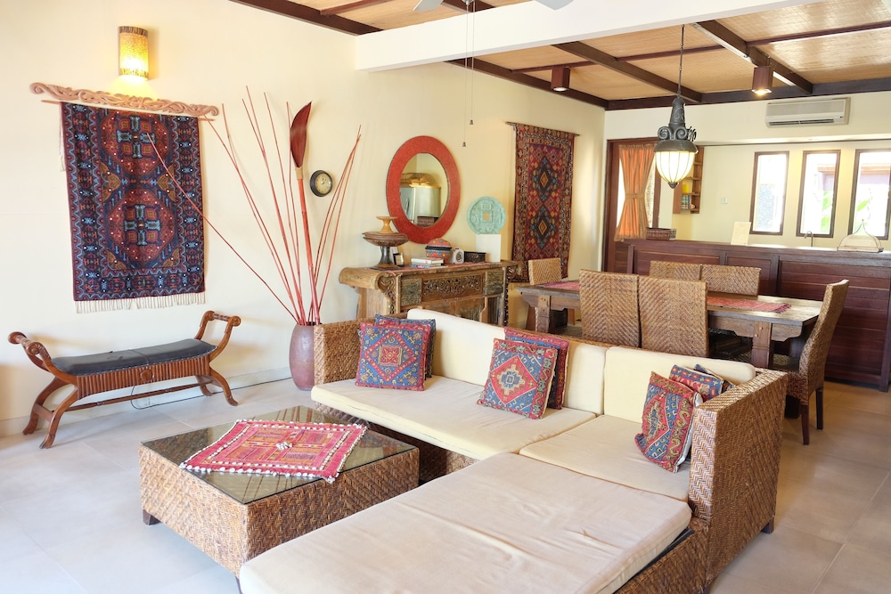 Teratai Royal Oceanfront Villa No.3