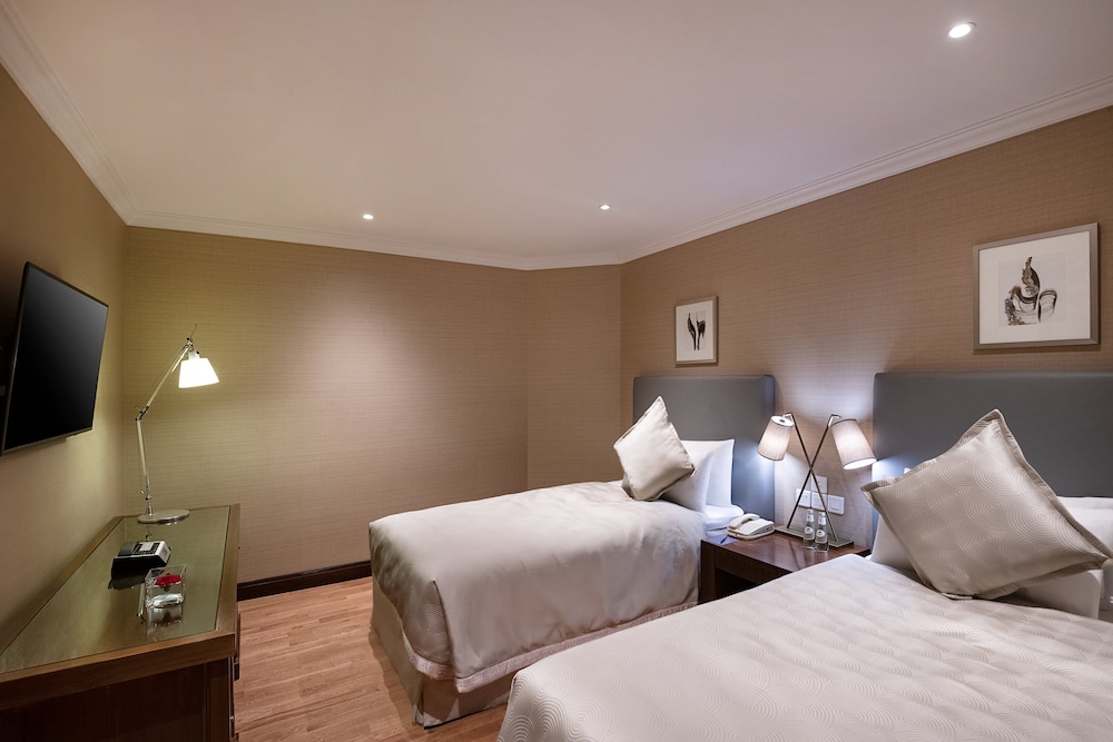 Executive two bedroom suite city view photo 2