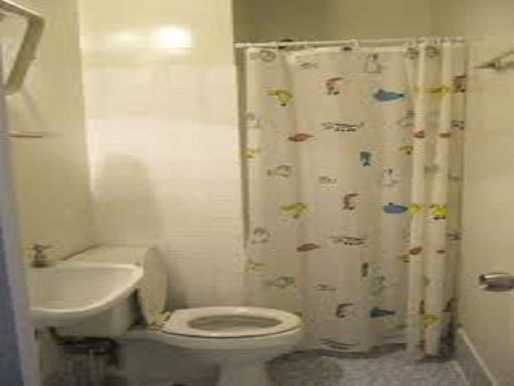Room, 2 Bedrooms photo 3