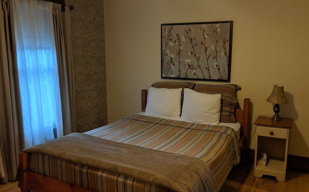 Double Room, 1 Queen Bed photo 3