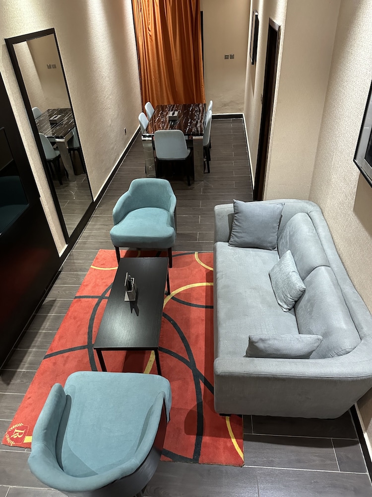 Executive Suite photo 3